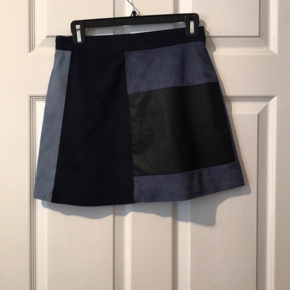 Mini skirt - Picture 2 of 2